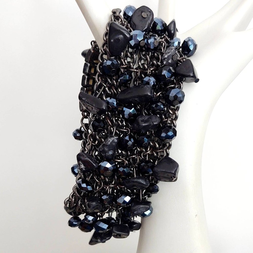 Chain stretch bracelet with stones and faceted beads